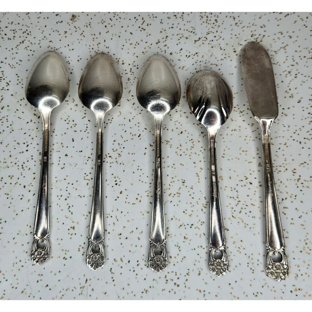 1847 Rogers Bros Silver Plate  Eternally Yours Set of 5 Lot Spoons Butter Knife
